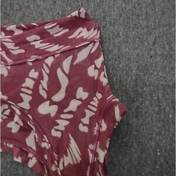COPY - SKIMS bra - Picture 5 of 7